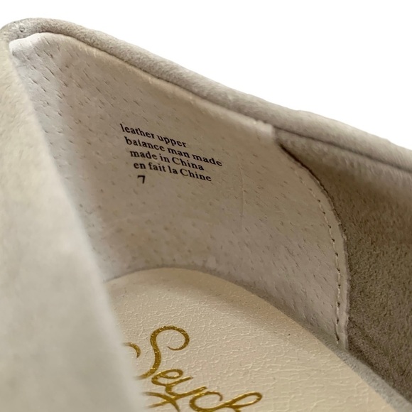 Seychelles | Women's Downstage Pointed Toe Ballet Flat in Taupe | Size 7 - Picture 11 of 12